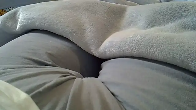 Snapshot of perescam chatting on November 27, 2025, 2:28 pm perescam online show from November 27, 2025, 2:28 pm