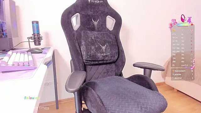 Snapshot of SkyqueenI chatting on October 1, 2025, 8:30 am SkyqueenI online show from October 1, 2025, 8:30 am