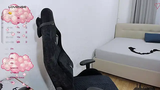 Snapshot of SkyqueenI chatting on January 14, 2025, 8:41 am SkyqueenI online show from January 14, 2025, 8:41 am