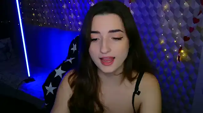 Snapshot of GoldieHoshie chatting on February 18, 2025, 5:42 am GoldieHoshie online show from February 18, 2025, 5:42 am