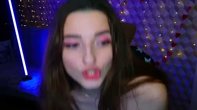 Snapshot of GoldieHoshie chatting on February 3, 2025, 5:24 pm GoldieHoshie online show from February 3, 2025, 5:24 pm