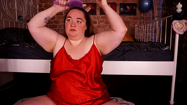 Snapshot of Evelively chatting on September 30, 2025, 5:24 am Evelively online show from September 30, 2025, 5:24 am