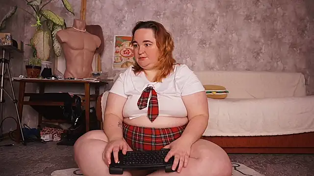 Snapshot of Evelively chatting on March 21, 2025, 2:29 pm Evelively online show from March 21, 2025, 2:29 pm