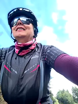 Snapshot of emma_tour chatting on December 1, 2025, 2:51 pm emma tour online show from December 1, 2025, 2:51 pm