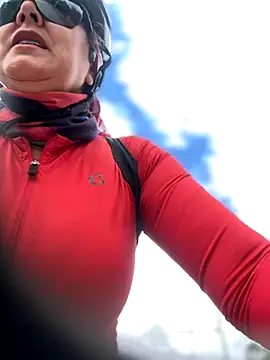 Snapshot of emma_tour chatting on November 16, 2025, 4:23 pm emma tour online show from November 16, 2025, 4:23 pm