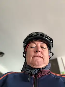 Snapshot of emma_tour chatting on November 28, 2025, 3:56 pm emma tour online show from November 28, 2025, 3:56 pm