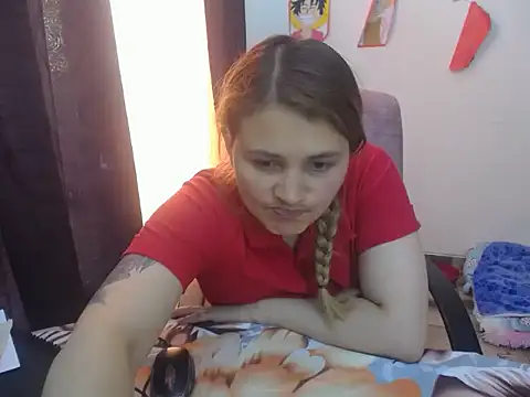 Mia davis01 online show from May 26, 2026, 9:02 pm