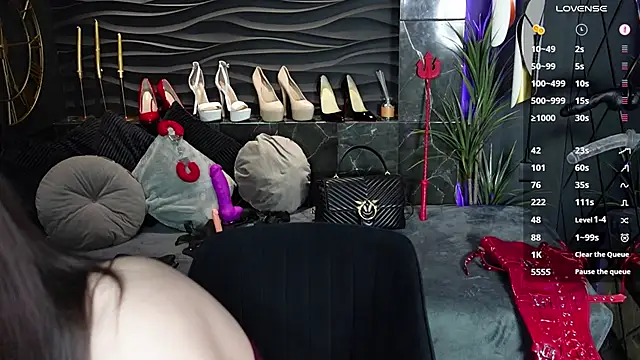 Snapshot of MistressDarsy chatting on December 1, 2025, 6:36 am MistressDarsy online show from December 1, 2025, 6:36 am