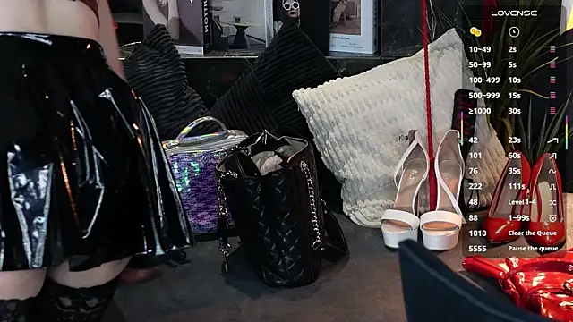 MistressDarsy online show from April 15, 2026, 7:58 pm