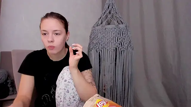 why again me online show from March 6, 2025, 4:17 pm