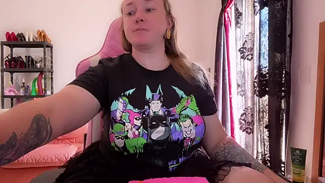 kisicaxx online show from September 30, 2025, 9:59 am