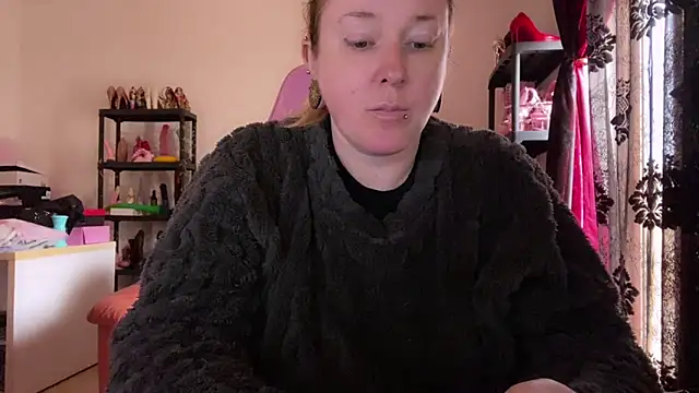 kisicaxx online show from March 15, 2026, 10:44 am