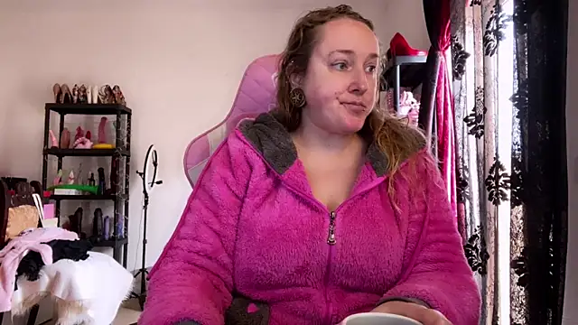 kisicaxx online show from January 18, 2026, 11:46 am