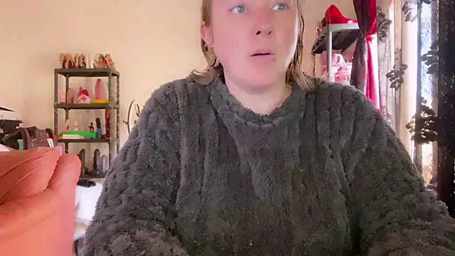 kisicaxx online show from March 10, 2026, 1:59 pm