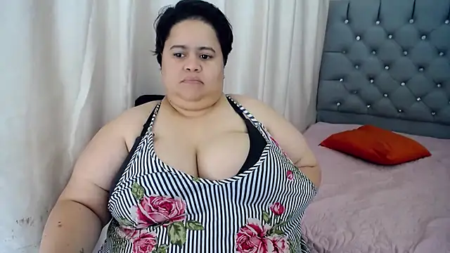 hotlesby4uxxx online show from December 6, 2024, 10:46 pm