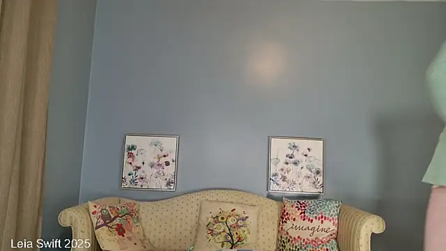 LeiaSwift online show from January 3, 2025, 1:02 pm