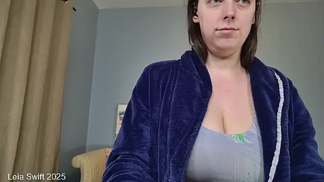 LeiaSwift online show from March 7, 2025, 12:01 pm