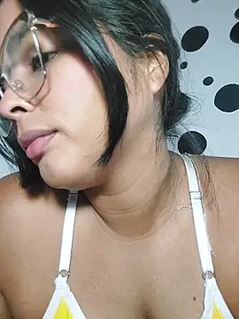 Snapshot of missmelissa_ chatting on April 19, 2026, 2:12 am missmelissa online show from April 19, 2026, 2:12 am