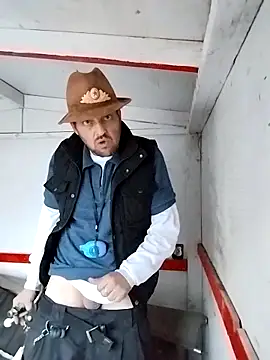 Snapshot of N8daMac chatting on November 21, 2025, 2:38 pm N8daMac online show from November 21, 2025, 2:38 pm