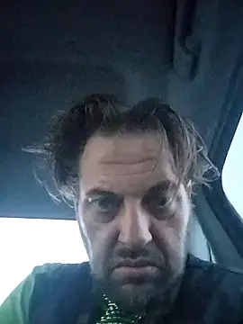 Snapshot of N8daMac chatting on November 17, 2025, 12:36 am N8daMac online show from November 17, 2025, 12:36 am