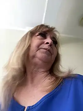 Irina2909xh online show from March 17, 2026, 12:41 pm