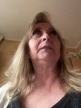 Snapshot of Irina2909@xh chatting on December 23, 2025, 10:47 am Irina2909xh online show from December 23, 2025, 10:47 am