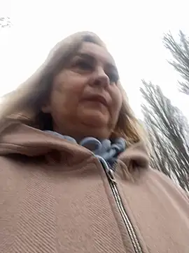 Irina2909xh online show from November 26, 2025, 7:52 am