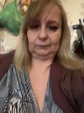 Snapshot of Irina2909@xh chatting on December 21, 2025, 9:44 am Irina2909xh online show from December 21, 2025, 9:44 am