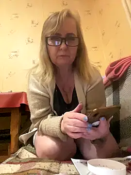 Snapshot of Irina2909@xh chatting on December 18, 2025, 1:22 am Irina2909xh online show from December 18, 2025, 1:22 am