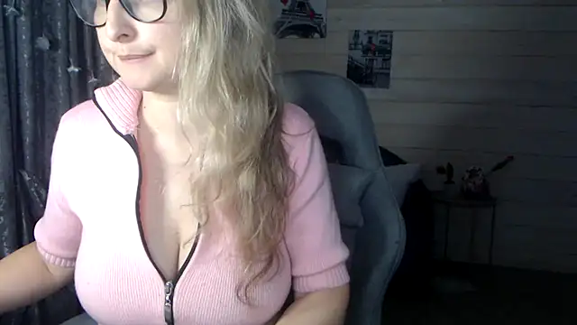 Snapshot of RubiLakros chatting on November 28, 2025, 12:05 pm RubiLakros online show from November 28, 2025, 12:05 pm