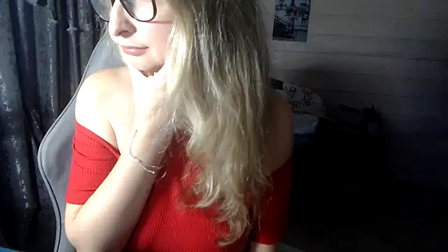 Snapshot of RubiLakros chatting on November 14, 2025, 11:36 am RubiLakros online show from November 14, 2025, 11:36 am