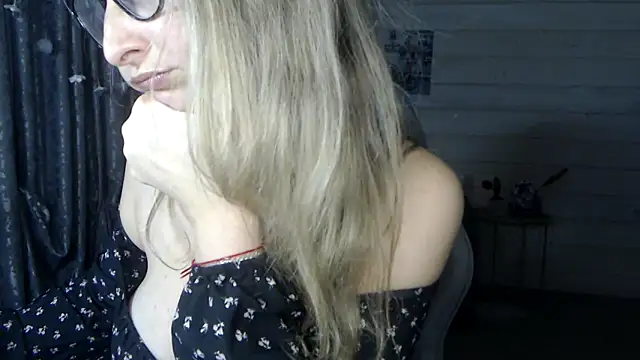 Snapshot of RubiLakros chatting on November 27, 2025, 8:53 pm RubiLakros online show from November 27, 2025, 8:53 pm