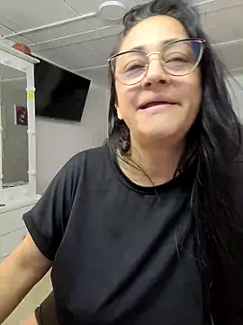 Snapshot of Ameliarizo chatting on February 27, 2026, 1:06 am Ameliarizo online show from February 27, 2026, 1:06 am