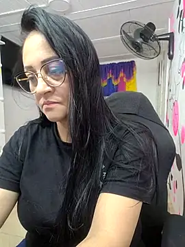 Snapshot of Ameliarizo chatting on April 18, 2026, 10:54 pm Ameliarizo online show from April 18, 2026, 10:54 pm