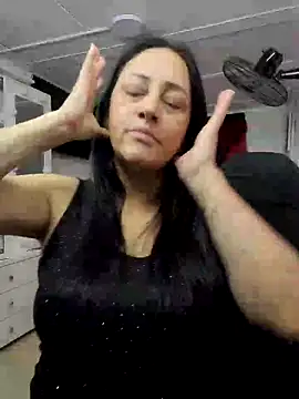 Ameliarizo online show from April 2, 2026, 1:13 am