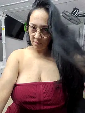 Ameliarizo online show from April 5, 2026, 6:47 pm