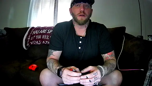 Snapshot of Livingpuddle chatting on July 16, 2026, 3:31 pm Livingpuddle online show from July 16, 2026, 3:31 pm