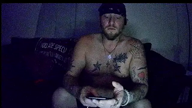 Snapshot of Livingpuddle chatting on July 24, 2026, 7:48 am Livingpuddle online show from July 24, 2026, 7:48 am