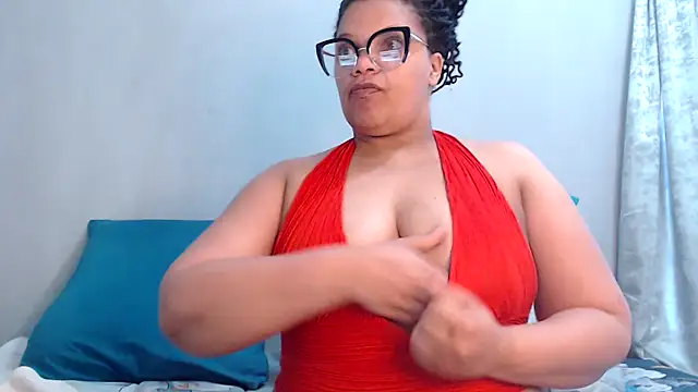 Snapshot of Lustfuleyez chatting on November 19, 2025, 6:46 am Lustfuleyez online show from November 19, 2025, 6:46 am