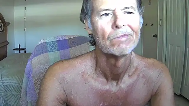 Snapshot of nakeedcowboi65 chatting on April 18, 2026, 7:07 pm nakeedcowboi65 online show from April 18, 2026, 7:07 pm