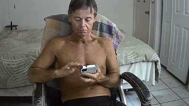 Snapshot of nakeedcowboi65 chatting on November 5, 2025, 5:10 am nakeedcowboi65 online show from November 5, 2025, 5:10 am