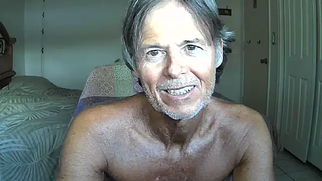 Snapshot of nakeedcowboi65 chatting on April 17, 2026, 11:18 pm nakeedcowboi65 online show from April 17, 2026, 11:18 pm