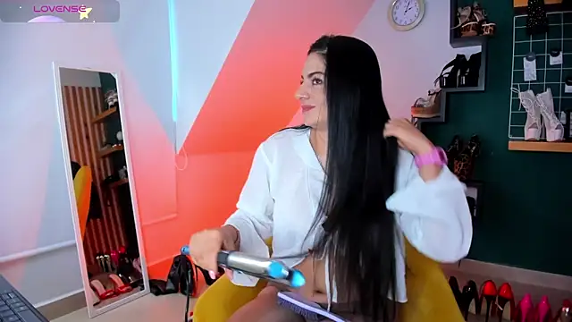 Ashley leon  online show from February 10, 2026, 1:54 pm