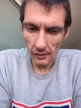 Snapshot of maciej chatting on July 25, 2026, 7:38 am maciej online show from July 25, 2026, 7:38 am