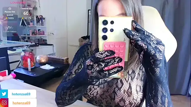 Snapshot of Hotenza69 chatting on October 30, 2025, 3:31 pm Hotenza69 online show from October 30, 2025, 3:31 pm