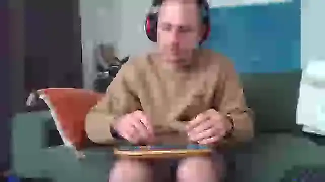 verylargecock online show from September 22, 2025, 12:44 pm