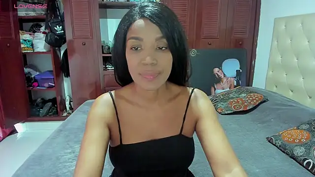 Snapshot of LUISSA_ chatting on May 4, 2026, 1:25 pm LUISSA online show from May 4, 2026, 1:25 pm