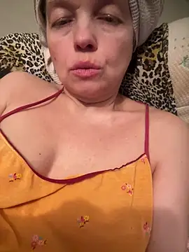 Snapshot of Susanel chatting on May 2, 2026, 6:46 pm Susanel online show from May 2, 2026, 6:46 pm
