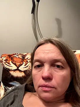 Susanel online show from December 17, 2025, 10:15 pm