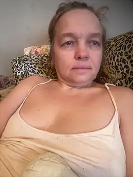 Susanel online show from April 18, 2026, 9:44 am